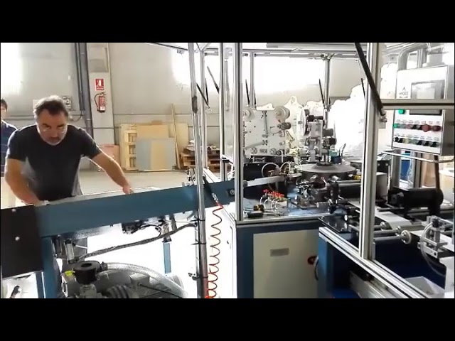 Automatyczna maszyna do napełniania kubków jogurtu w pionowej formie Maszyna do napełniania granulatu